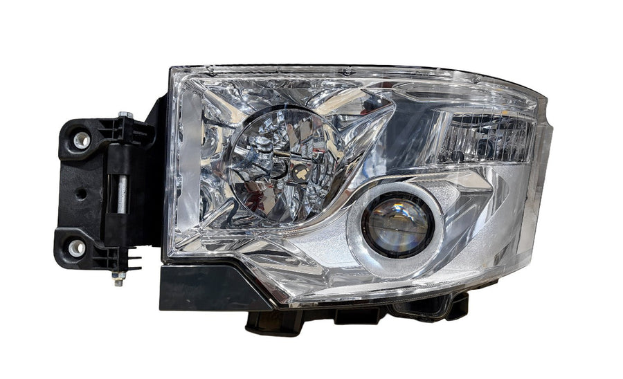 Proiettore Sinistro Manuale/Elettrico Alogeno 24 V Con Portalampada - Senza Lampadina (H7 - H1 - Py21W - W5W) Connettore Rettangolare Posteriore Centrale 6 Pin - Senza Motorino - Renault - Serie T - OE 7482622242 - 7482622242 - Carrozzeria Truck